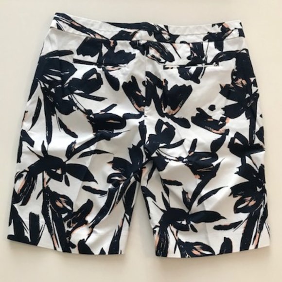 BANANA REPUBLIC Bermuda Shorts - NWOT - Picture 2 of 14